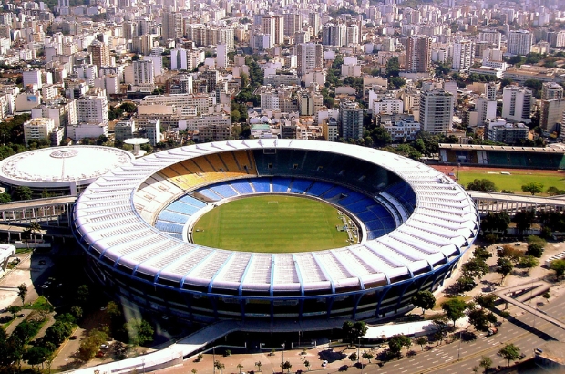 O Maracanã,, palco de grandes finais e ídolo do futebol, é parada obrigatória para os apaixonados por esportes.